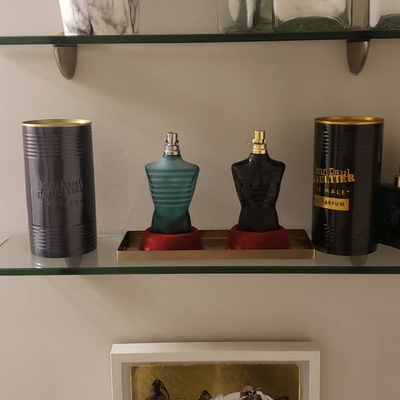 Perfume and colonge - Picture 1 of 3